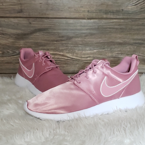 New Nike Roshe One Pink Satin Sneakers - Picture 7 of 7